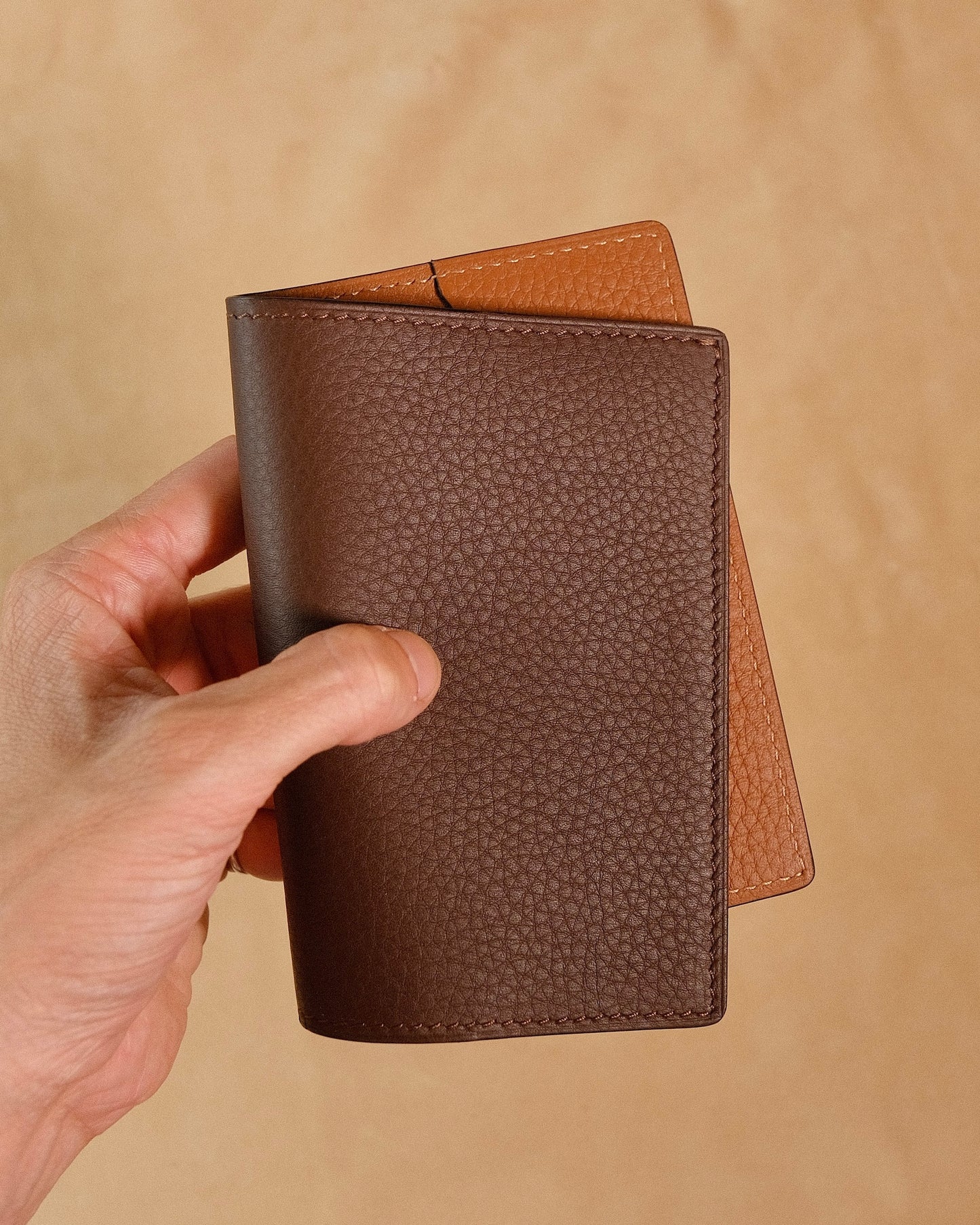 Protège passeport bicolor Ébène/Marron clair - Atelier Eychenne