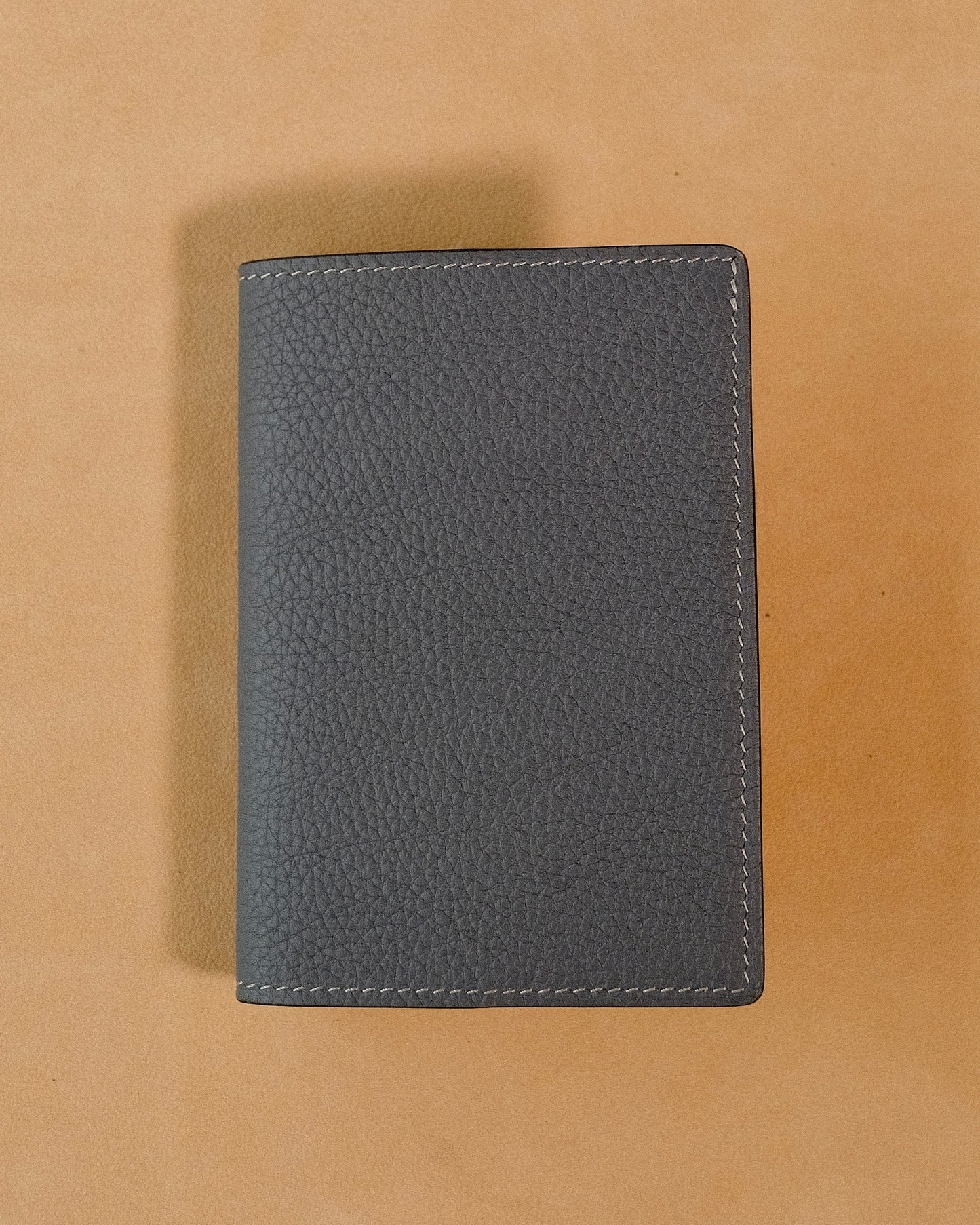 Protège passeport couleur Gris - Atelier Eychenne