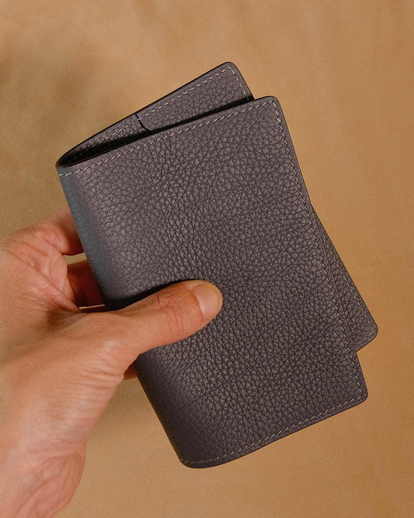 Protège passeport couleur Gris - Atelier Eychenne